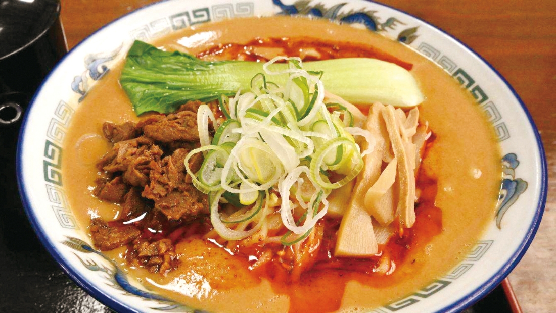 ゴマの風味たっぷり 自家製ラー油の超濃厚スープ