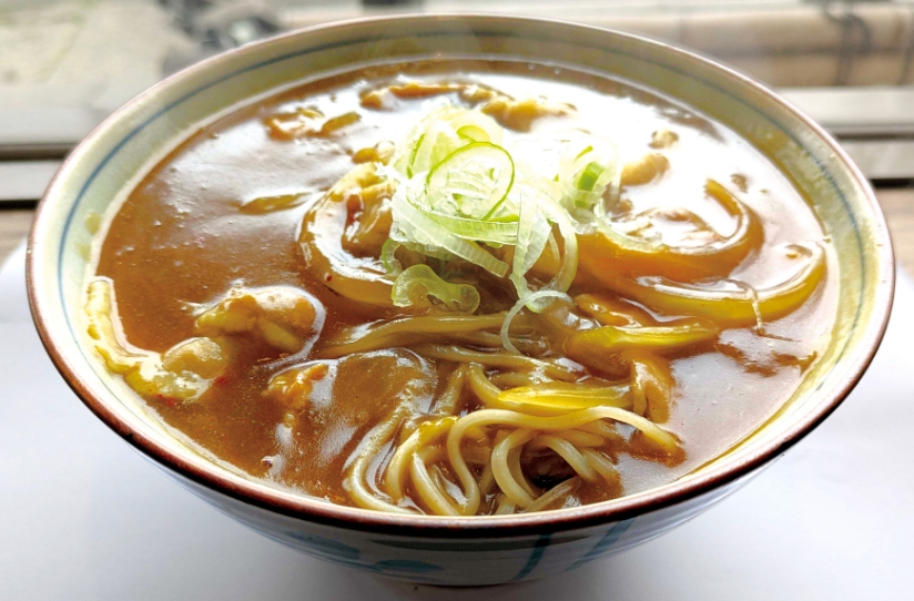 蕎麦つゆの甘みとスパイスがやみつきの旨さ！