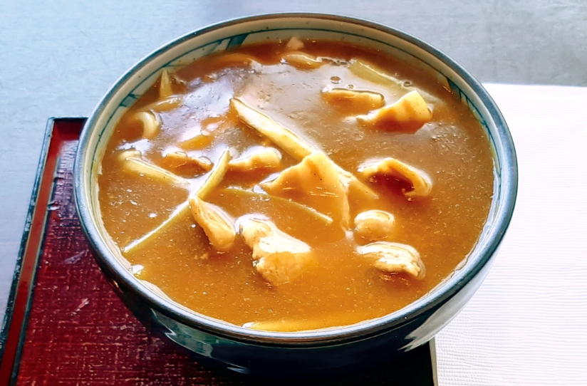 汗をかきながらもやみつき！カレー×出汁の食欲そそる香ばしさ
