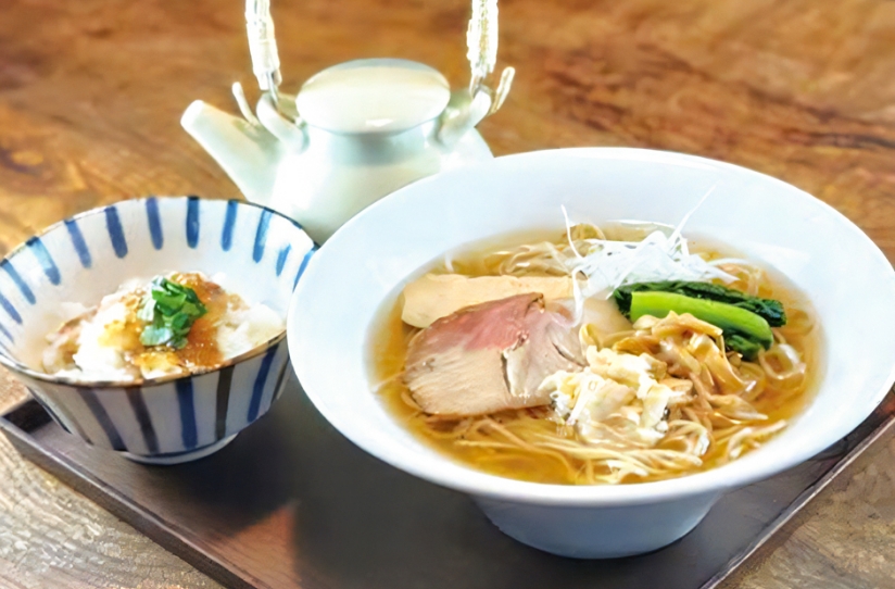 鯛そば・茶漬 磯LABO 六町店