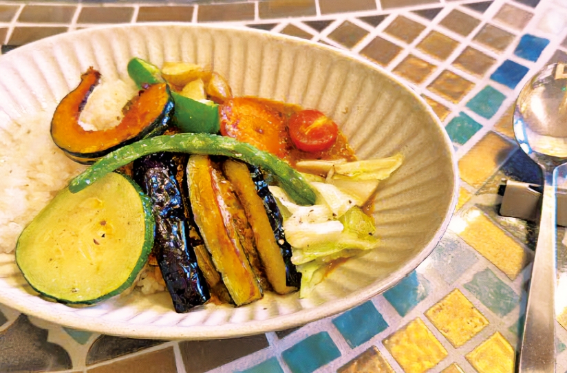 神奈川野菜と香り立つスパイスの出会い