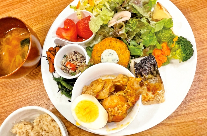 玄米と野菜、彩り豊かなナチュラルごはん