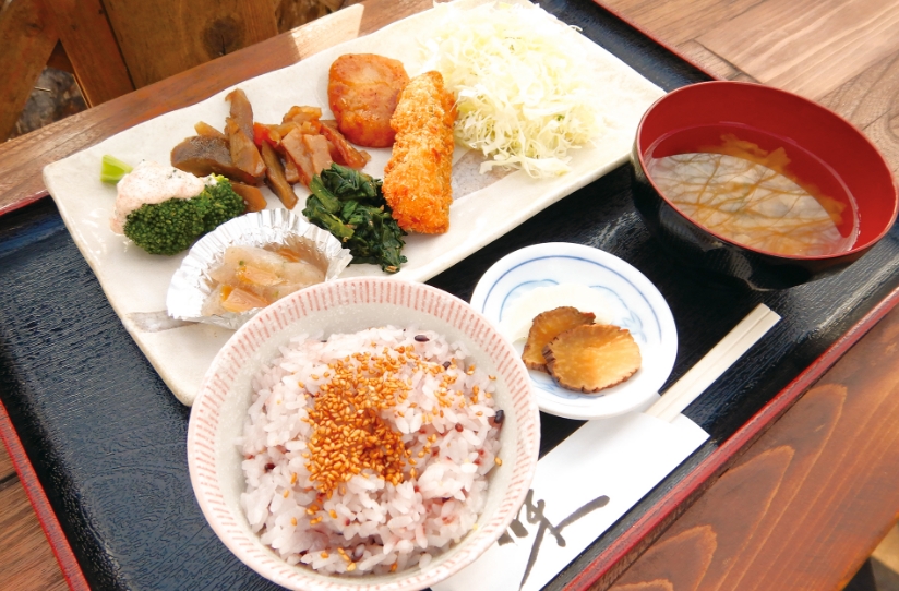 おばあちゃんのやさしさ　畑から直送の手作りランチ