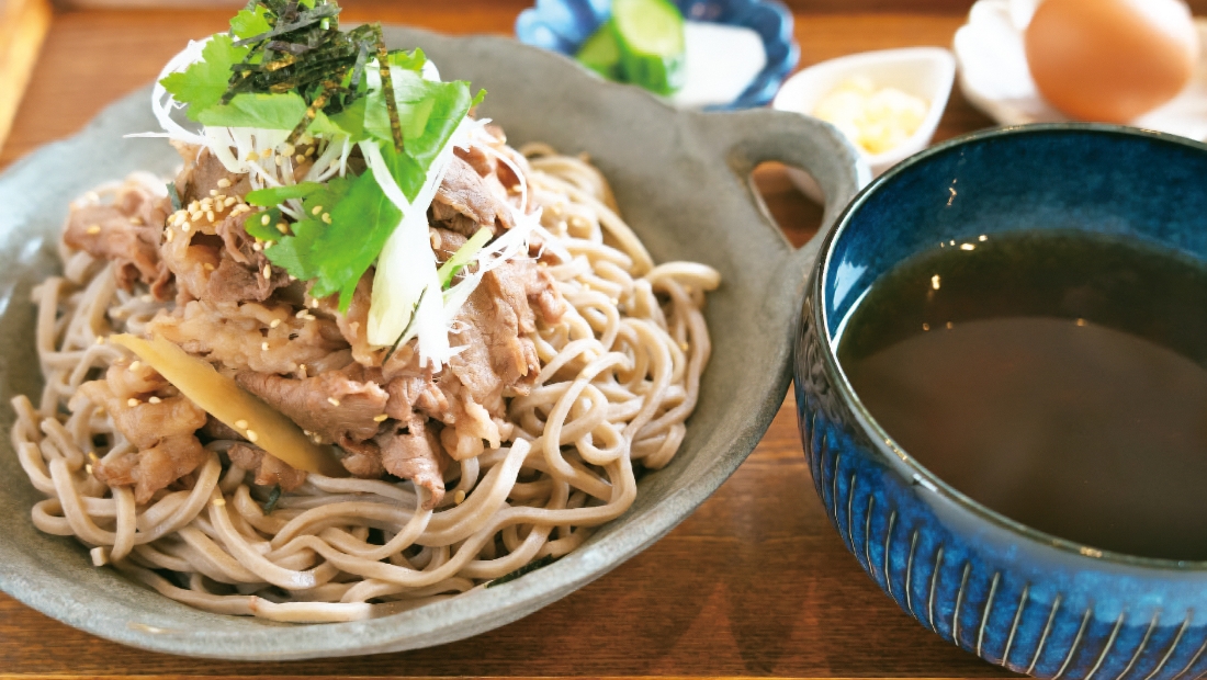 味と歯ざわりのアクセントが そばの風味を さらにひきたてる
