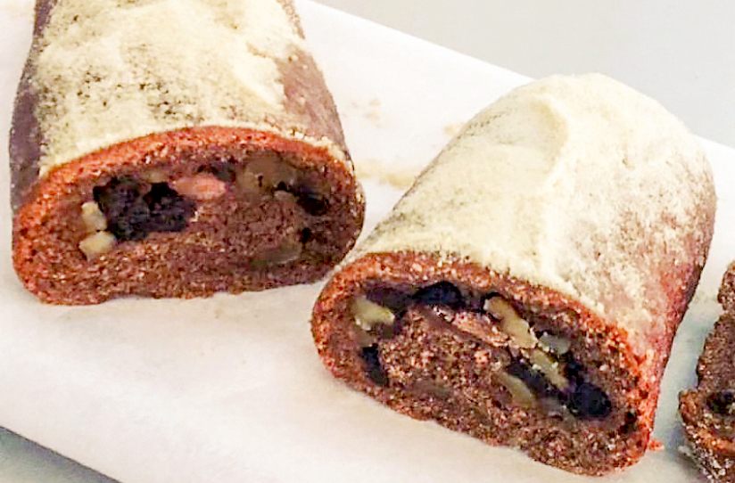 ビターチョコレート使用。栗の渋皮煮やスパイスが魅力