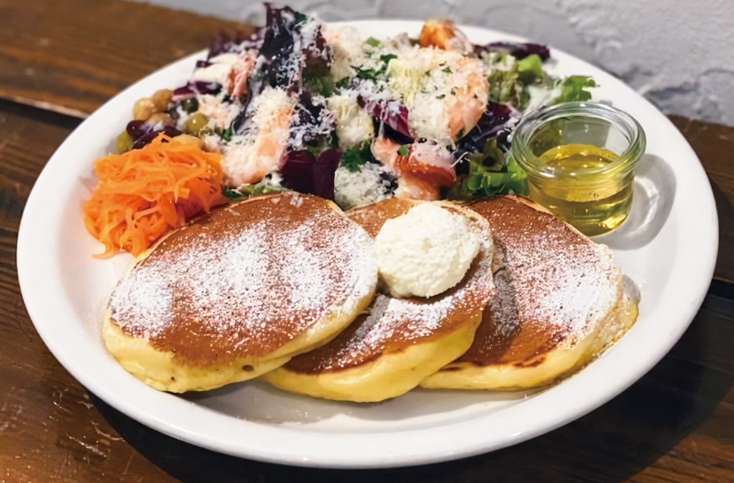 素材の美味しさを楽しむ、飾らない大人のパンケーキ
