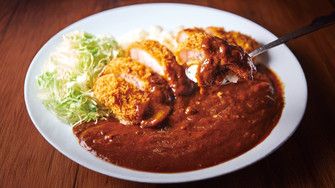 じっくり煮込んだ和牛出汁がベース。ボリュームたっぷりカツカレー