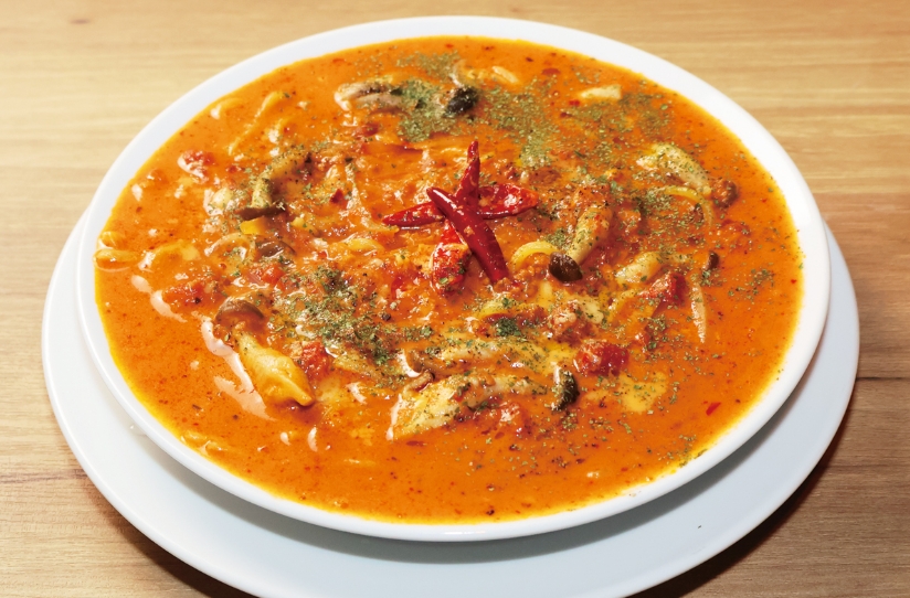 一度食べれば虜に。 濃厚な辛味のハーモニー