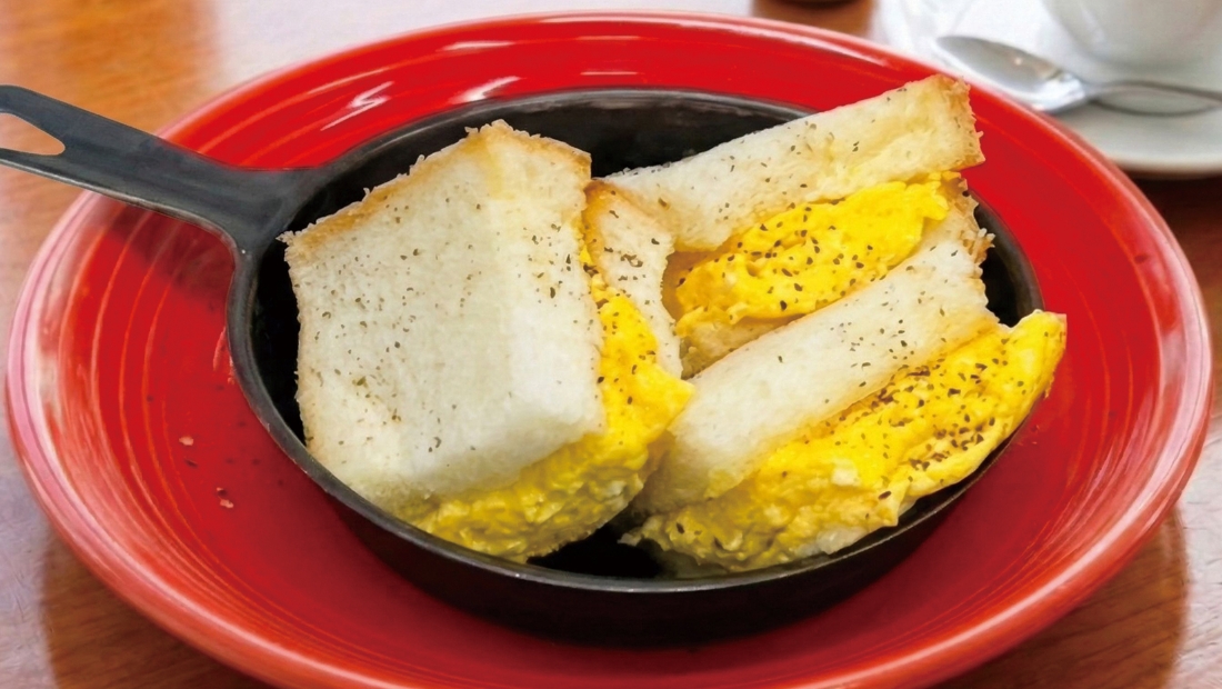 ぷるぷる卵のだし巻きサンド。香ばしいトーストとベストマッチ