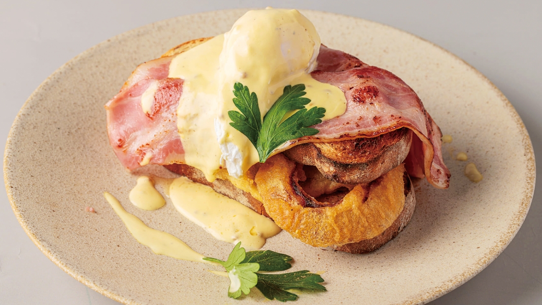 自家製ソースが決め手。素材が重なる贅沢な朝食