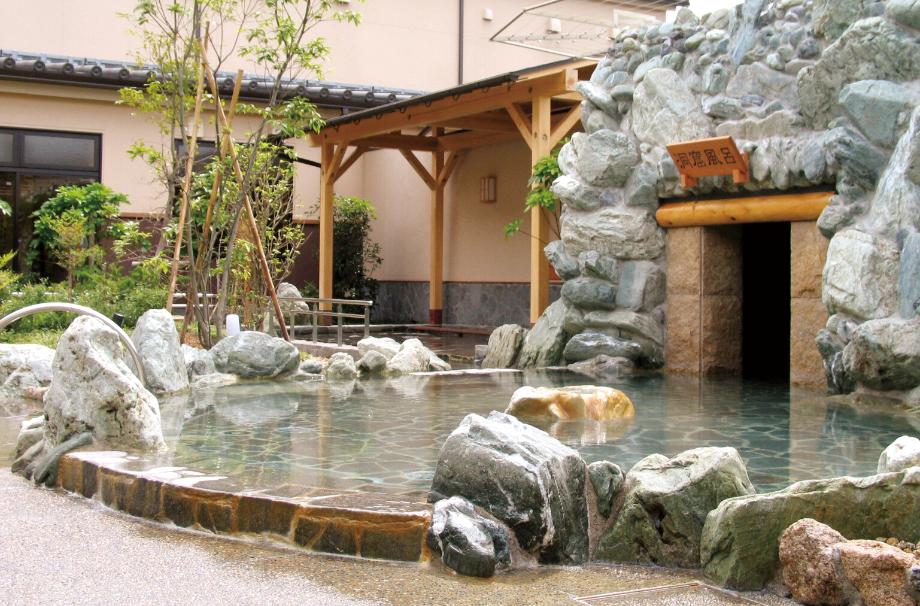 富谷市の天然温泉『極楽湯 富谷店』！地下1800mから湧き出る高張泉で癒やしの時間