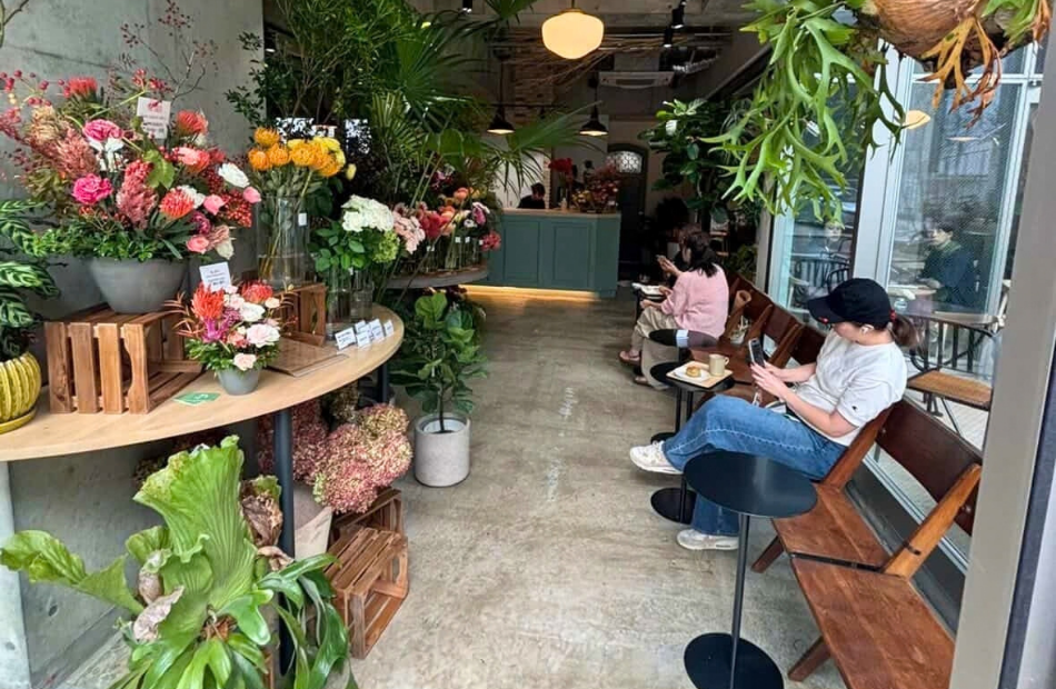 flower toujours cafe (フラワートゥジュールカフェ)